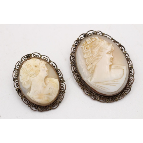 132 - Six pieces of vintage carved shell cameo jewellery