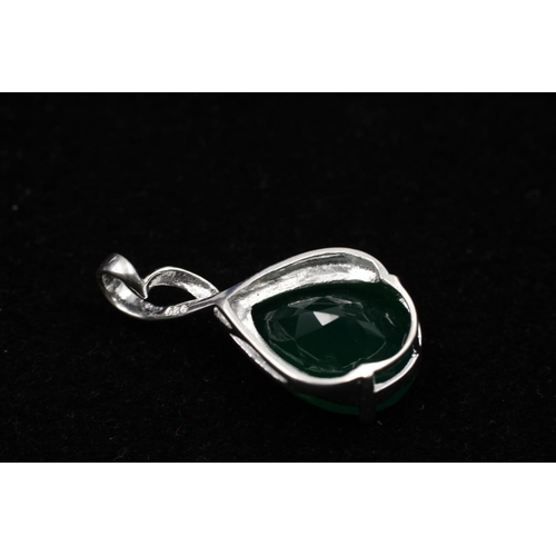 146 - Five 925 sterling silver pendants to include chrysoprase, cabochon, heart etc. - approx. gross combi... 