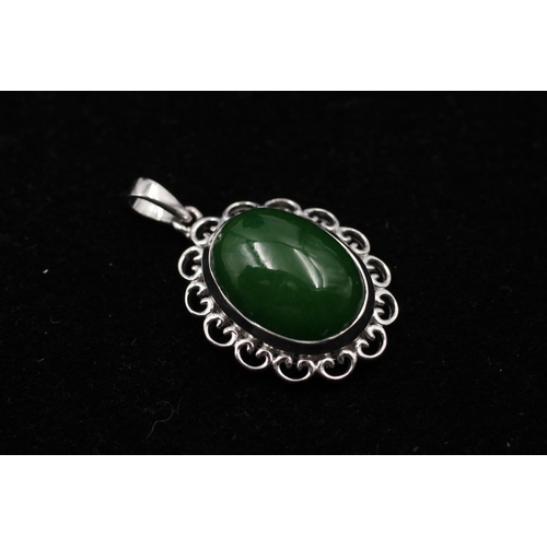 146 - Five 925 sterling silver pendants to include chrysoprase, cabochon, heart etc. - approx. gross combi... 