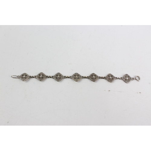 176 - A boxed John Hart Iona 925 sterling silver bracelet with Celtic Links - approx. gross weight 15 gram... 