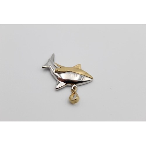 35 - A 14ct gold two-tone shark necklace pendant - approx. gross weight 2.7 grams