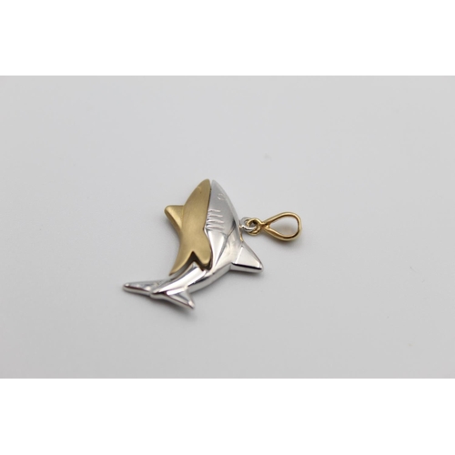 35 - A 14ct gold two-tone shark necklace pendant - approx. gross weight 2.7 grams