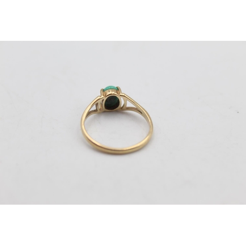 88 - A 9ct gold turquoise cabochon solitaire ring, size N - approx. gross weight 1.5 grams