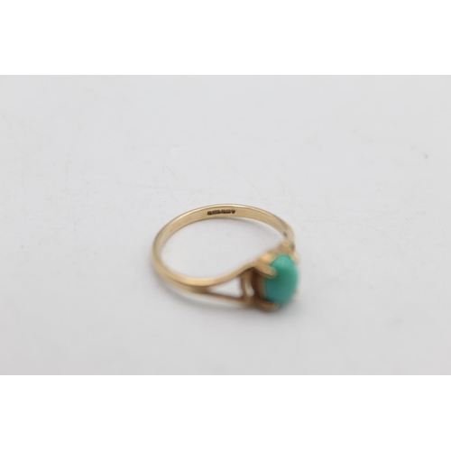 88 - A 9ct gold turquoise cabochon solitaire ring, size N - approx. gross weight 1.5 grams