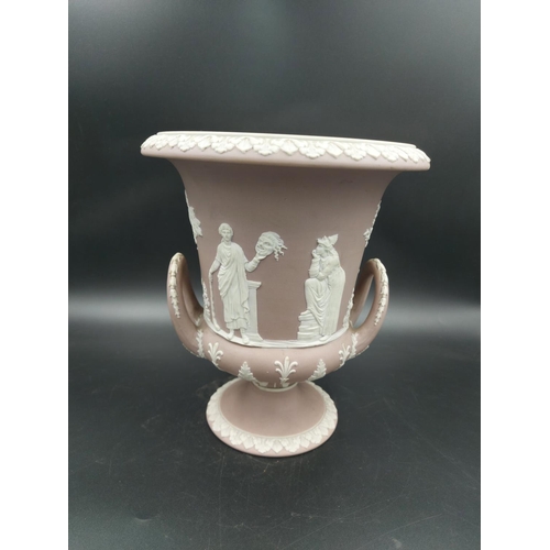 380 - A Wedgwood lilac Jasperware twin handled vase - approx. 22.5cm