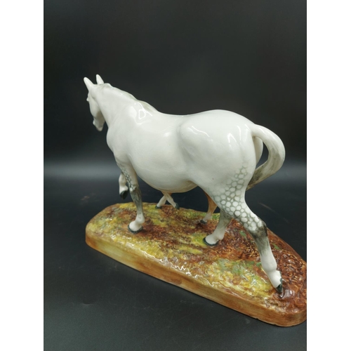 403 - A Royal Doulton Gude Grey Mare and Foal figurine HN 2519 - approx. 20cm high x 30cm long