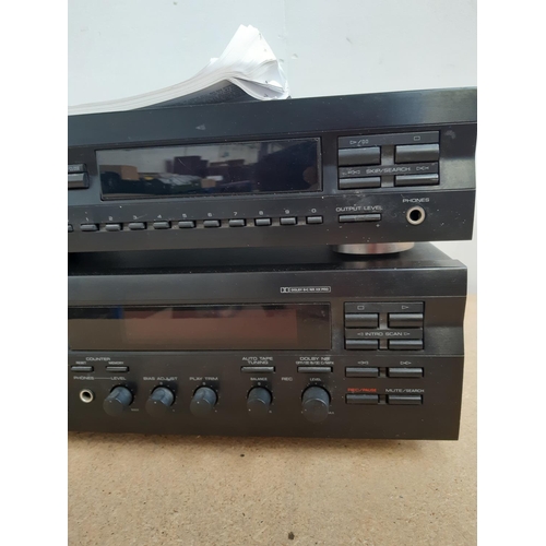 1042 - Two items of Yamaha stereo hi-fi, one CDX-493 CD player with instruction manual and one KX-393 casse... 