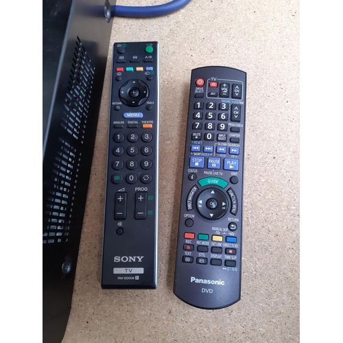 1047 - Two items, one Sony Bravia KDL-32V4000 32