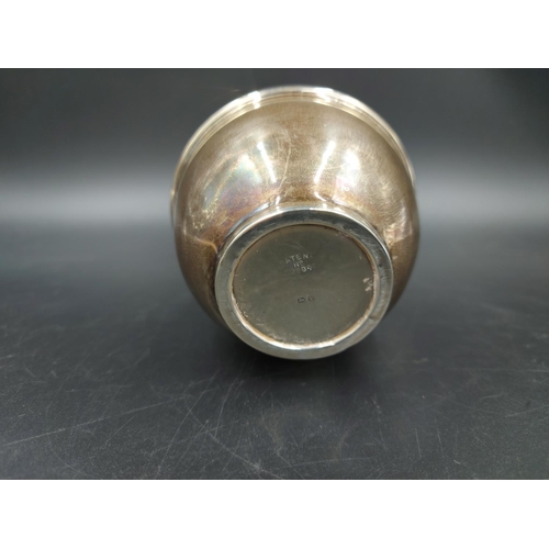 256 - A hallmarked silver 15cm sugar shaker - approx. gross weight 140 grams (has plastic interior so this... 