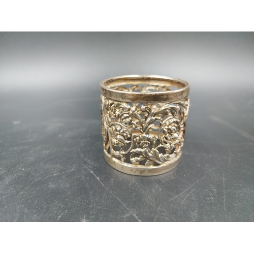 263 - A Victorian hallmarked Birmingham silver napkin ring, dated 1863 - approx. gross weight 32 grams