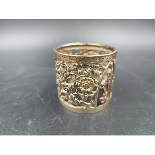 263 - A Victorian hallmarked Birmingham silver napkin ring, dated 1863 - approx. gross weight 32 grams