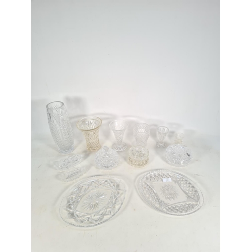 422 - A collection of various crystal glassware to include 28cm vase, dome top trinket box, two oblong tri... 