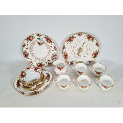 427 - Twenty one pieces of Royal Albert 'Old Country Roses' china comprising five teacups, six saucers, si... 