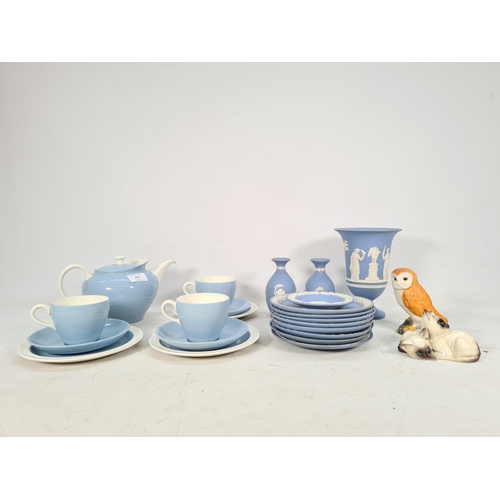 453 - A collection of various china to include eight Wedgwood pale blue Jasperware collectors plates - six... 