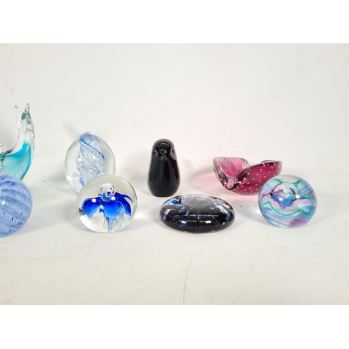 454 - Twelve various pieces of art glass to include Caithness paperweight, Caithness quartz clock/paperwei... 