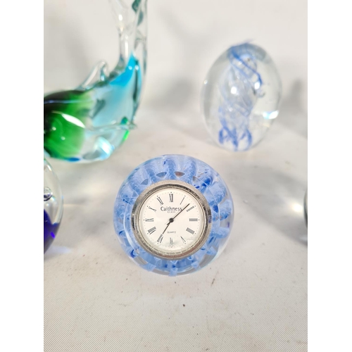 454 - Twelve various pieces of art glass to include Caithness paperweight, Caithness quartz clock/paperwei... 