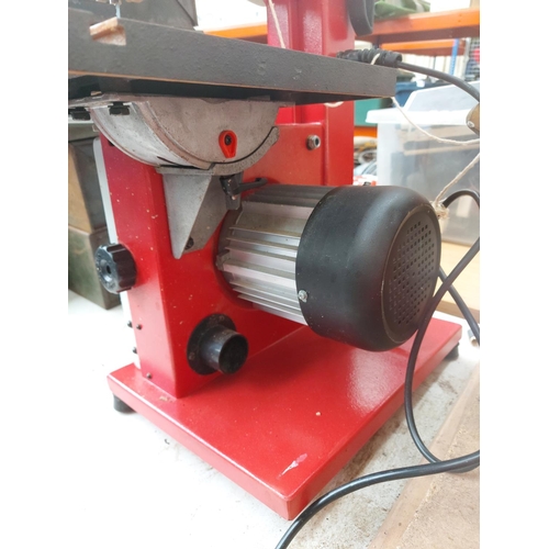 1333 - A red and grey Axminister Craft model AC1400B electric band saw