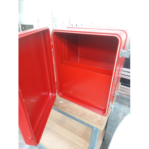 1351 - A red Zero metal storage case