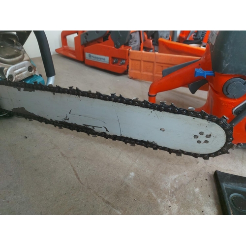 1365 - A  blue and grey Makita ECS5121 petrol chainsaw with 17