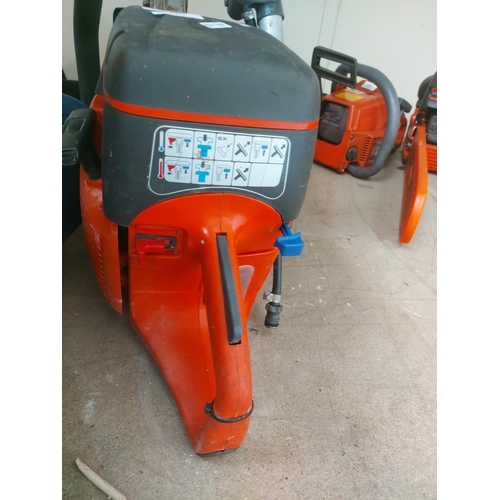 1366 - An orange and grey Husqvarna K760 12