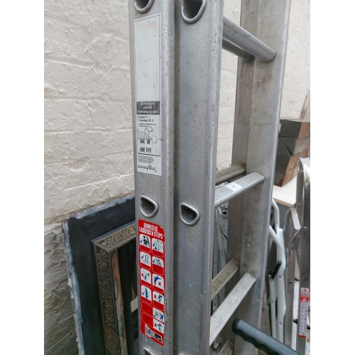 1415 - A Duraflex 26 rung double extendable aluminium work ladder