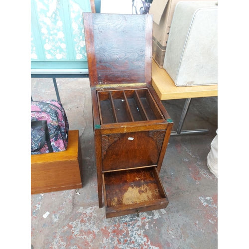 1140 - Two items, one vintage Singer 99K manual sewing machine and one oak sewing cabinet