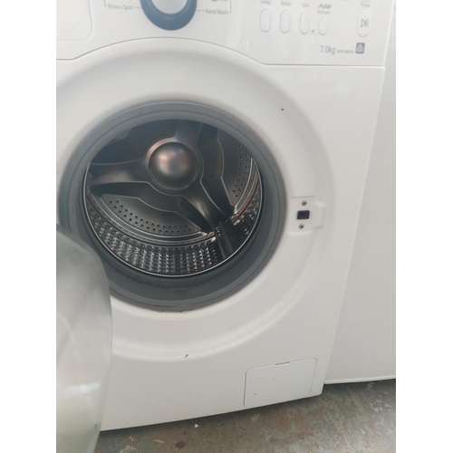 1177 - A Samsung WF8704RSW 7kg washing machine