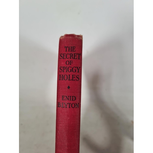 530 - Four vintage hardback books, one 'Treasury of Poetry' by Hilda Boswell, one 'Donald Duck Days' by Wa... 