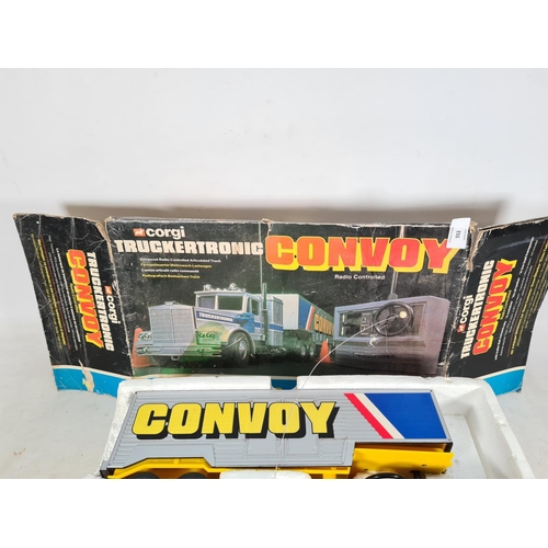 552 - A vintage boxed Corgi radio controlled Truckertronic Convoy articulated truck model no. M5600