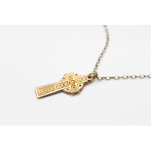 110 - A 9ct gold Celtic cross pendant necklace - approx. gross weight 5.3 grams