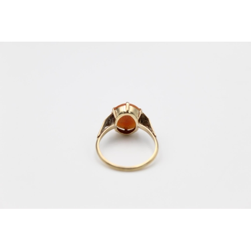 89 - A 9ct gold shell cameo ring, size M - approx. gross weight 1.7 grams