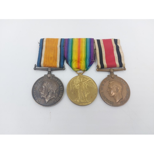 537 - A group of three WWI medals awarded to 41424 Pte./Sergt. G. Prescott of The Royal Dublin Fusiliers c... 