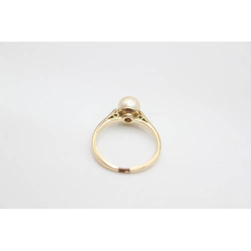 108 - A 9ct gold pearl solitaire ring, size M  - approx. gross weight 2.2 grams