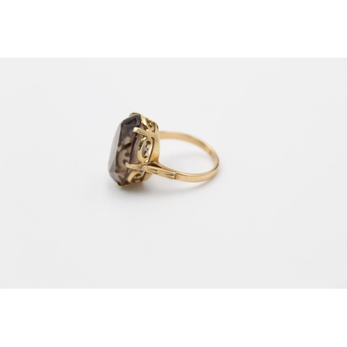 158 - A 14ct gold smoky quartz cocktail ring, size L - approx. gross weight 5.2 grams