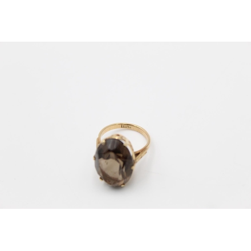 158 - A 14ct gold smoky quartz cocktail ring, size L - approx. gross weight 5.2 grams