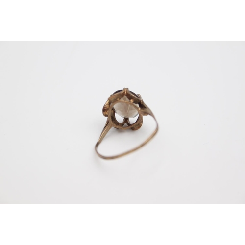 171 - A 1970s 9ct gold smoky quartz cocktail ring, size V - approx. gross weight 2.7 grams