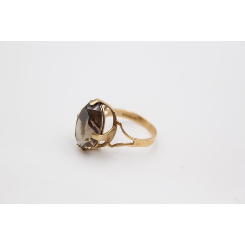 87 - A hallmarked London 9ct gold smoky quartz cocktail ring, size O - approx. gross weight 3.6 grams