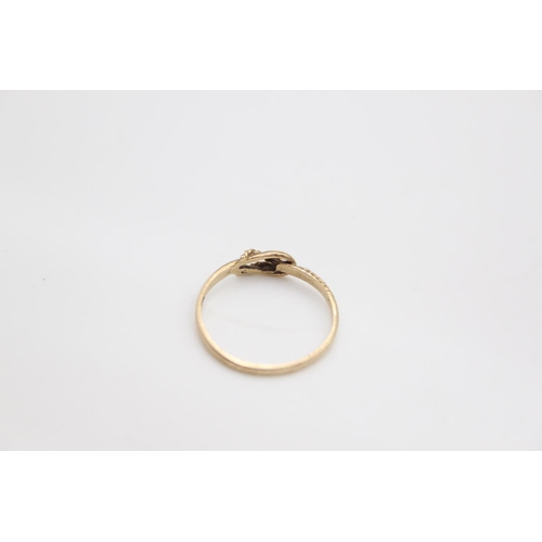 89 - A hallmarked Birmingham 9ct gold reef knot ring, size O ½ - approx. gross weight 1 gram