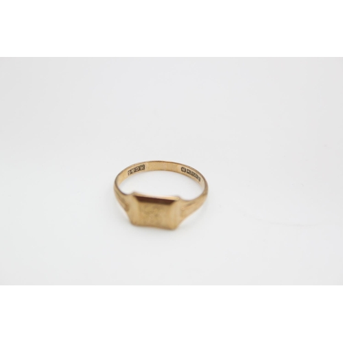 92 - A hallmarked Birmingham 9ct gold rectangular signet ring, size N ½ - approx. gross weight 2 grams