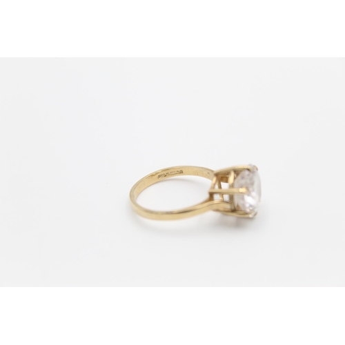 134 - A 9ct gold gemstone solitaire cocktail ring, size P - approx. gross weight 4.2 grams