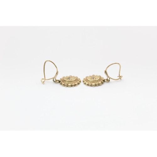 195 - A pair of Victorian 9ct gold diamond set drop earrings - approx. gross weight 2 grams