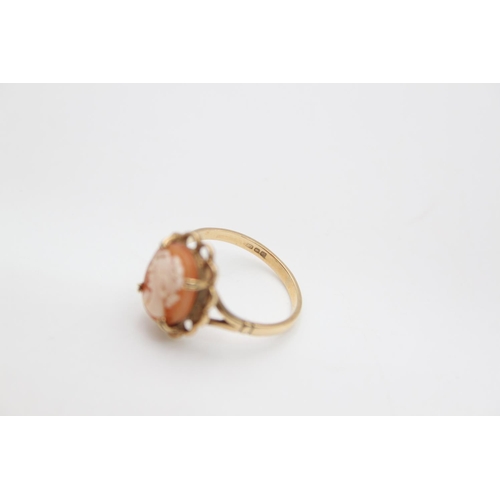 74 - A 9ct gold shell cameo dress ring, size Q ½ - approx. gross weight 3.1 grams