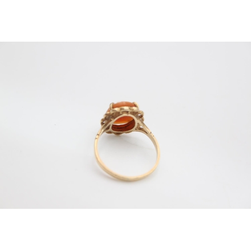 74 - A 9ct gold shell cameo dress ring, size Q ½ - approx. gross weight 3.1 grams