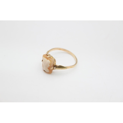 78 - A 9ct gold shell cameo set dress ring, size N ½ - approx. gross weight 1.69 grams