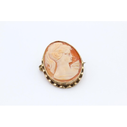 107 - A 9ct gold cameo brooch - approx. gross weight 3 grams