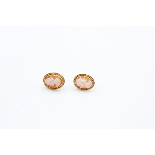 109 - A pair of 9ct gold cameo stud earrings - approx. gross weight 2.5 grams