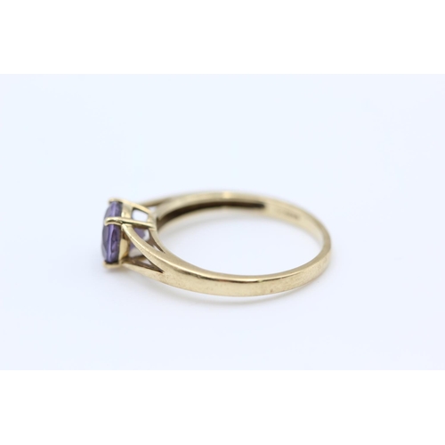 112 - A 9ct gold amethyst solitaire ring - approx. gross weight 2 grams
