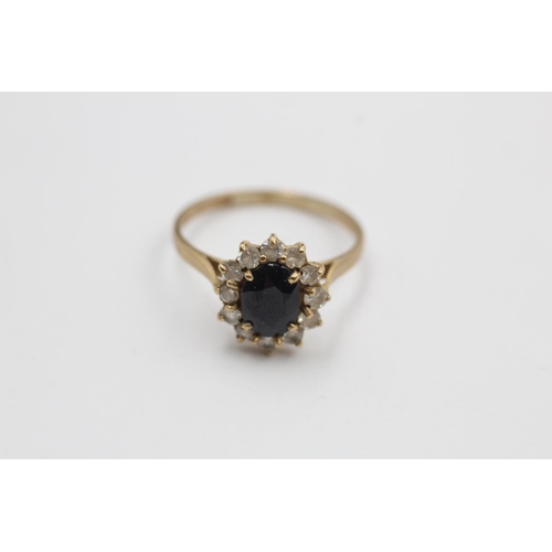 156 - A 9ct gold gemstone cluster ring - approx. gross weight 1.6 grams