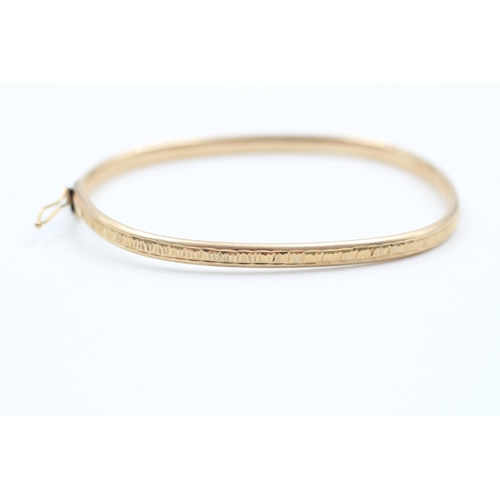 191 - A 9ct gold plain bangle - approx. gross weight 4.6 grams