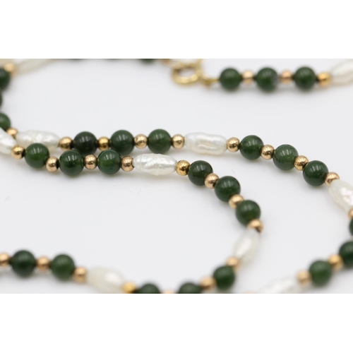 202 - A 9ct gold jade and pearl bead necklace - approx. gross weight 8.4 grams